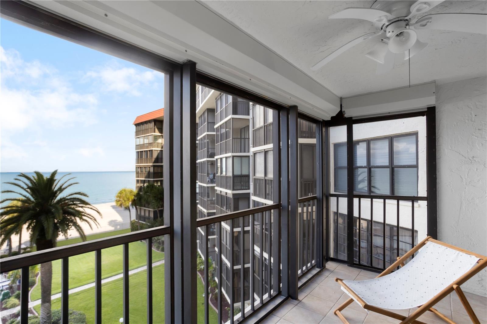 Image 14 of 32 For 18304 Gulf Boulevard 408