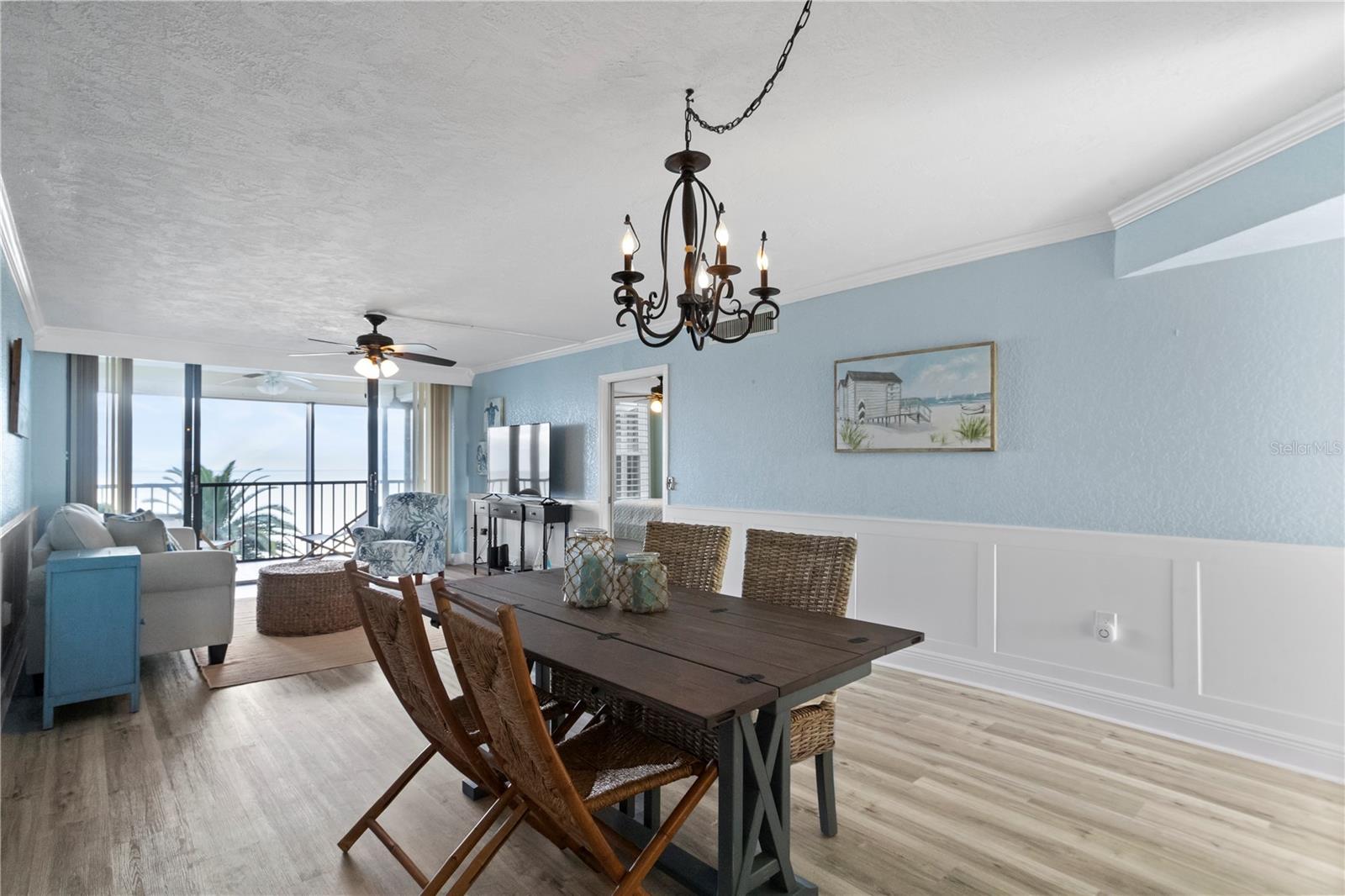 Image 16 of 32 For 18304 Gulf Boulevard 408