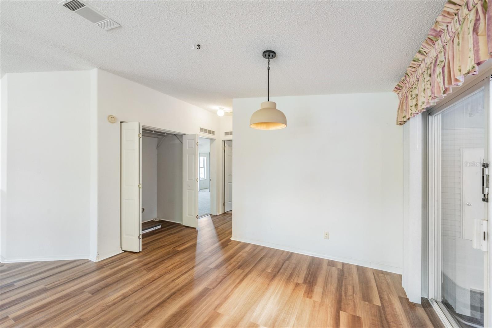 Image 10 of 44 For 37422 Neukom Avenue