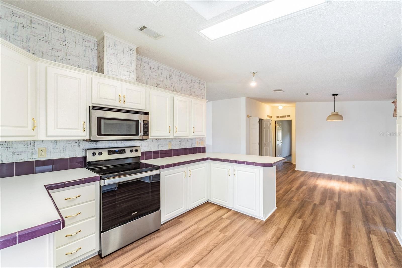 Image 14 of 44 For 37422 Neukom Avenue