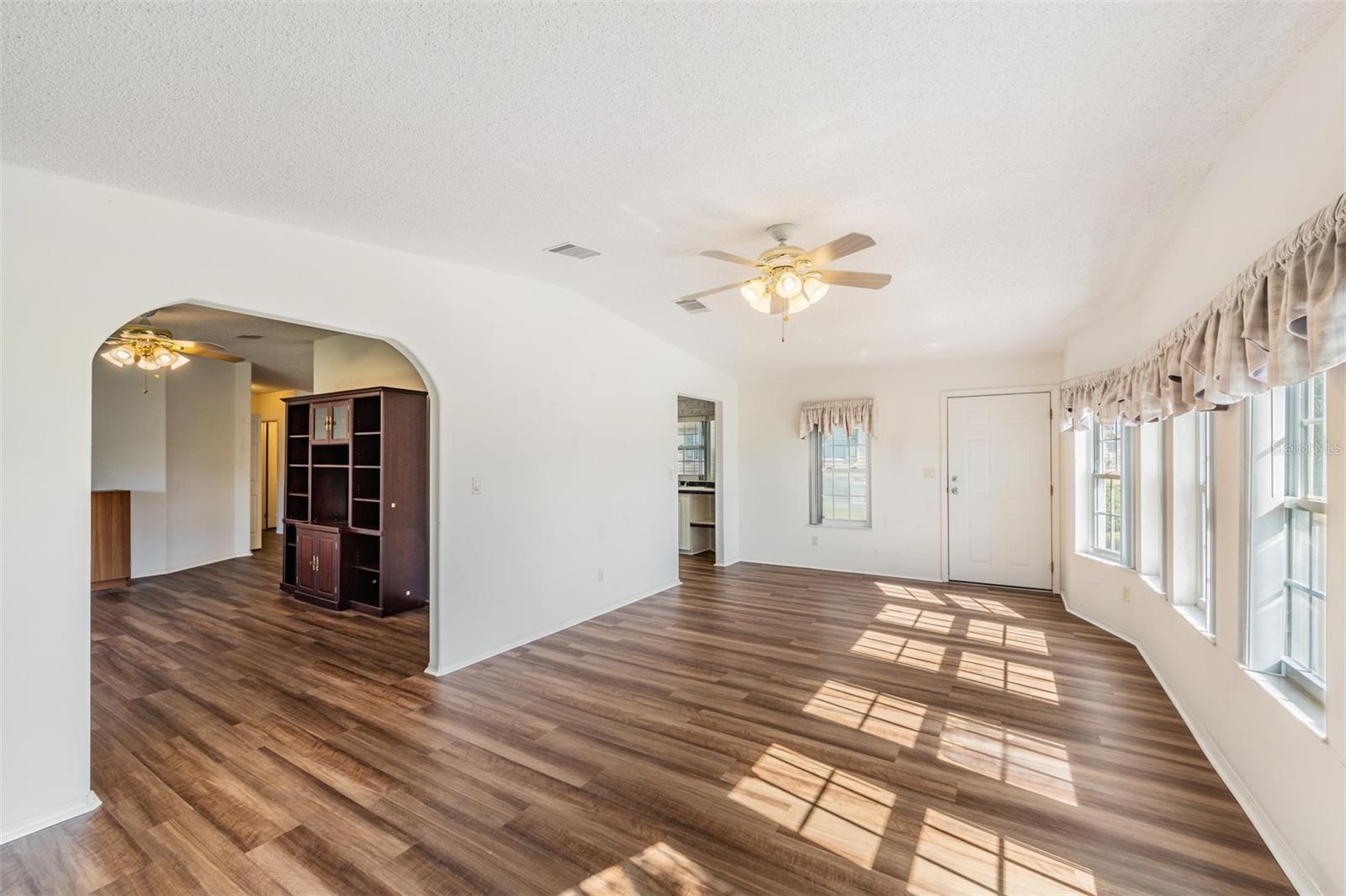 Image 2 of 44 For 37422 Neukom Avenue