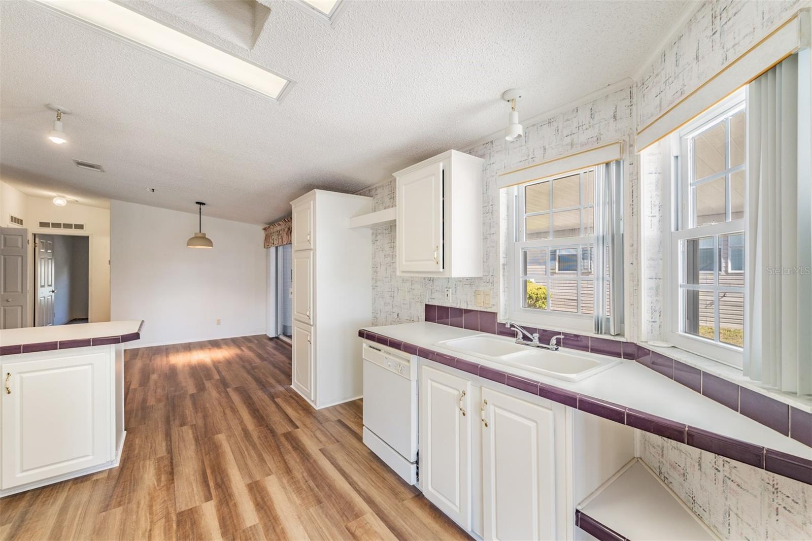 Image 21 of 44 For 37422 Neukom Avenue