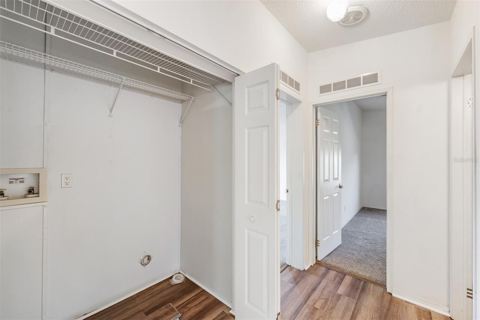 Image 23 of 44 For 37422 Neukom Avenue