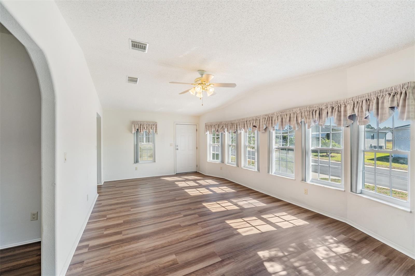 Image 7 of 44 For 37422 Neukom Avenue