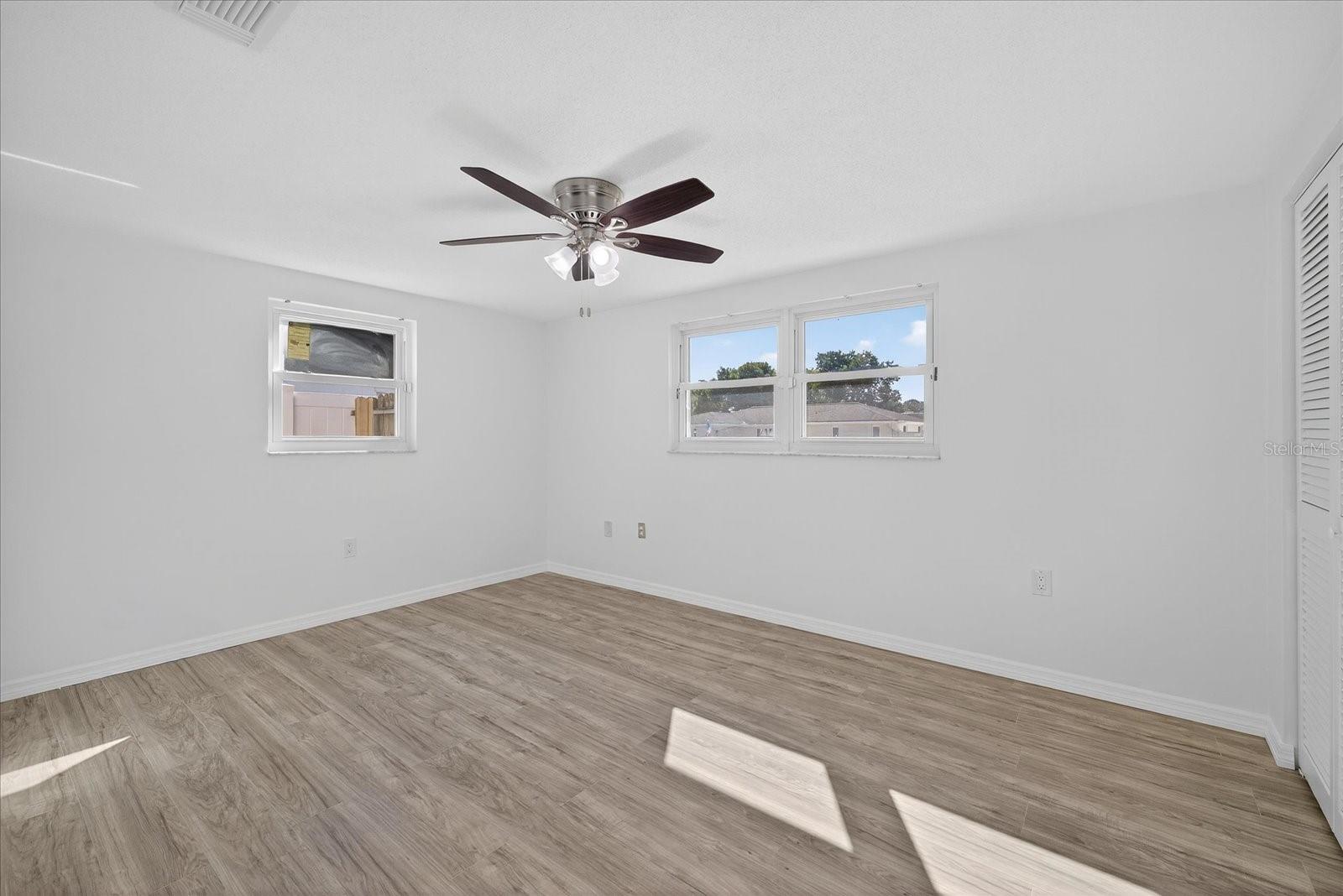 Image 17 of 35 For 6923 Tierra Verde Street