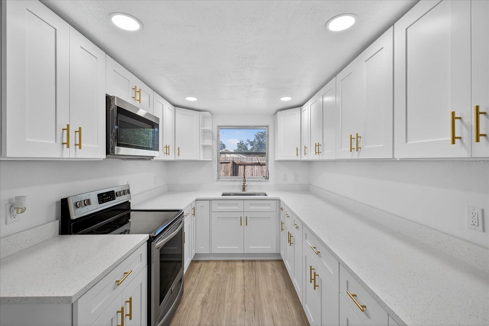 Image 22 of 35 For 6923 Tierra Verde Street