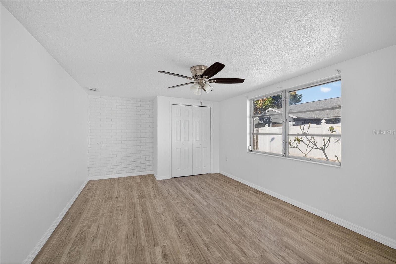 Image 23 of 35 For 6923 Tierra Verde Street