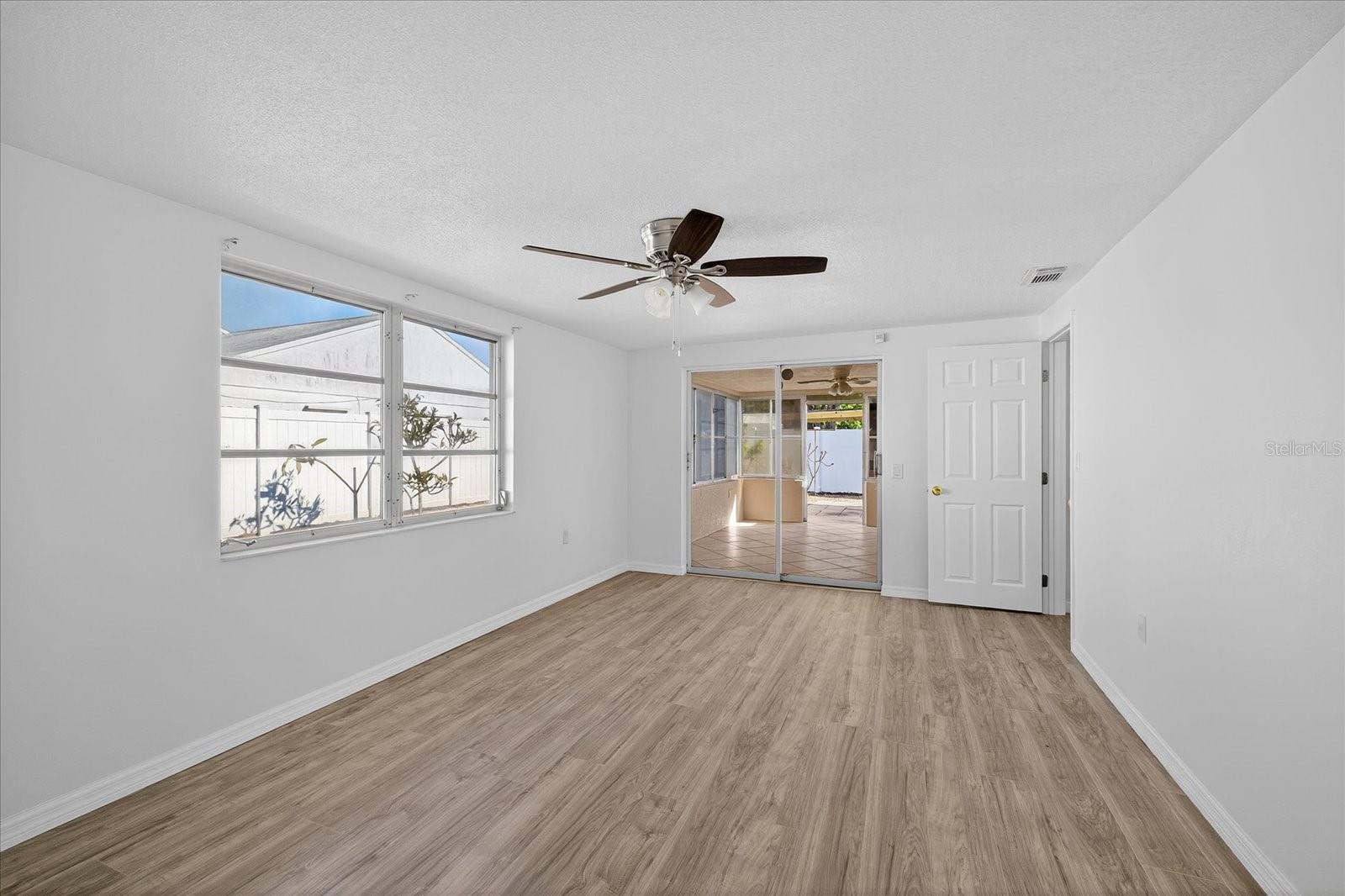 Image 24 of 35 For 6923 Tierra Verde Street