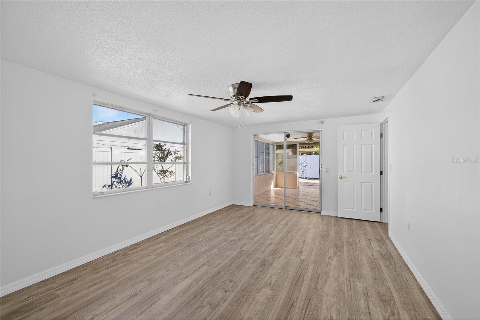 Image 25 of 35 For 6923 Tierra Verde Street