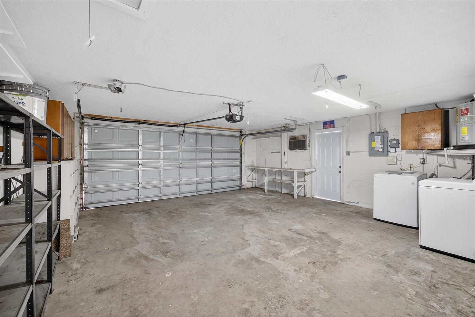 Image 28 of 35 For 6923 Tierra Verde Street