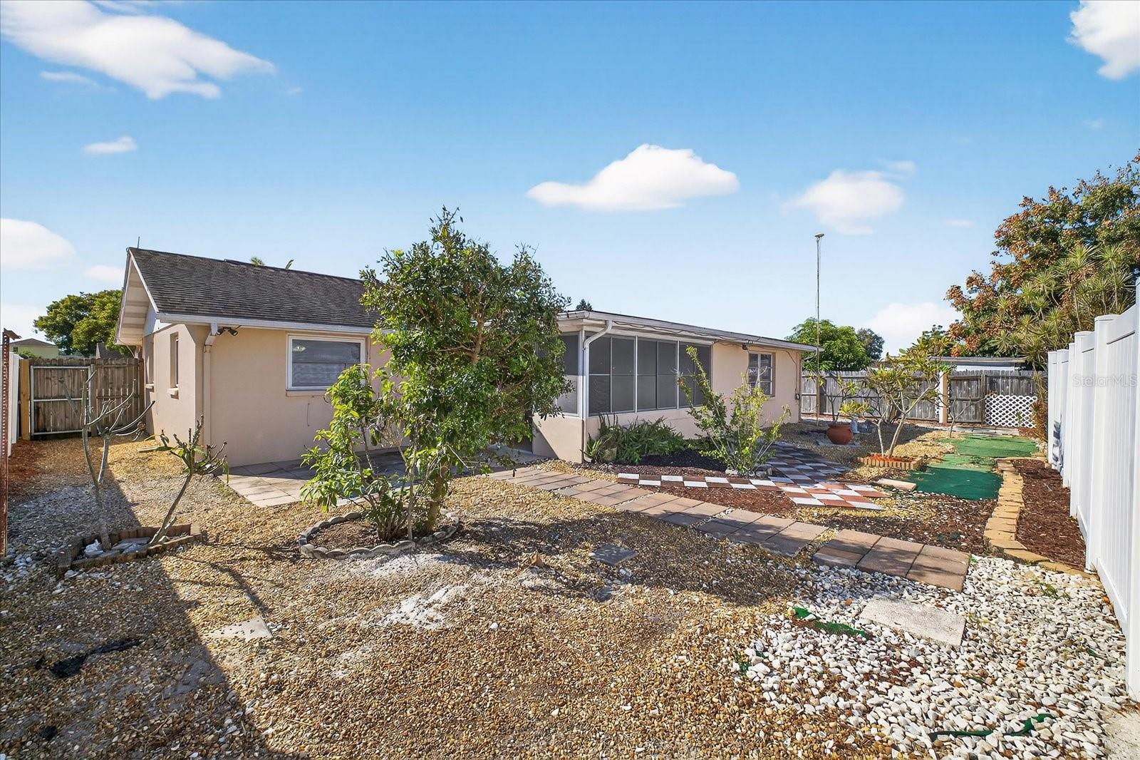 Image 30 of 35 For 6923 Tierra Verde Street