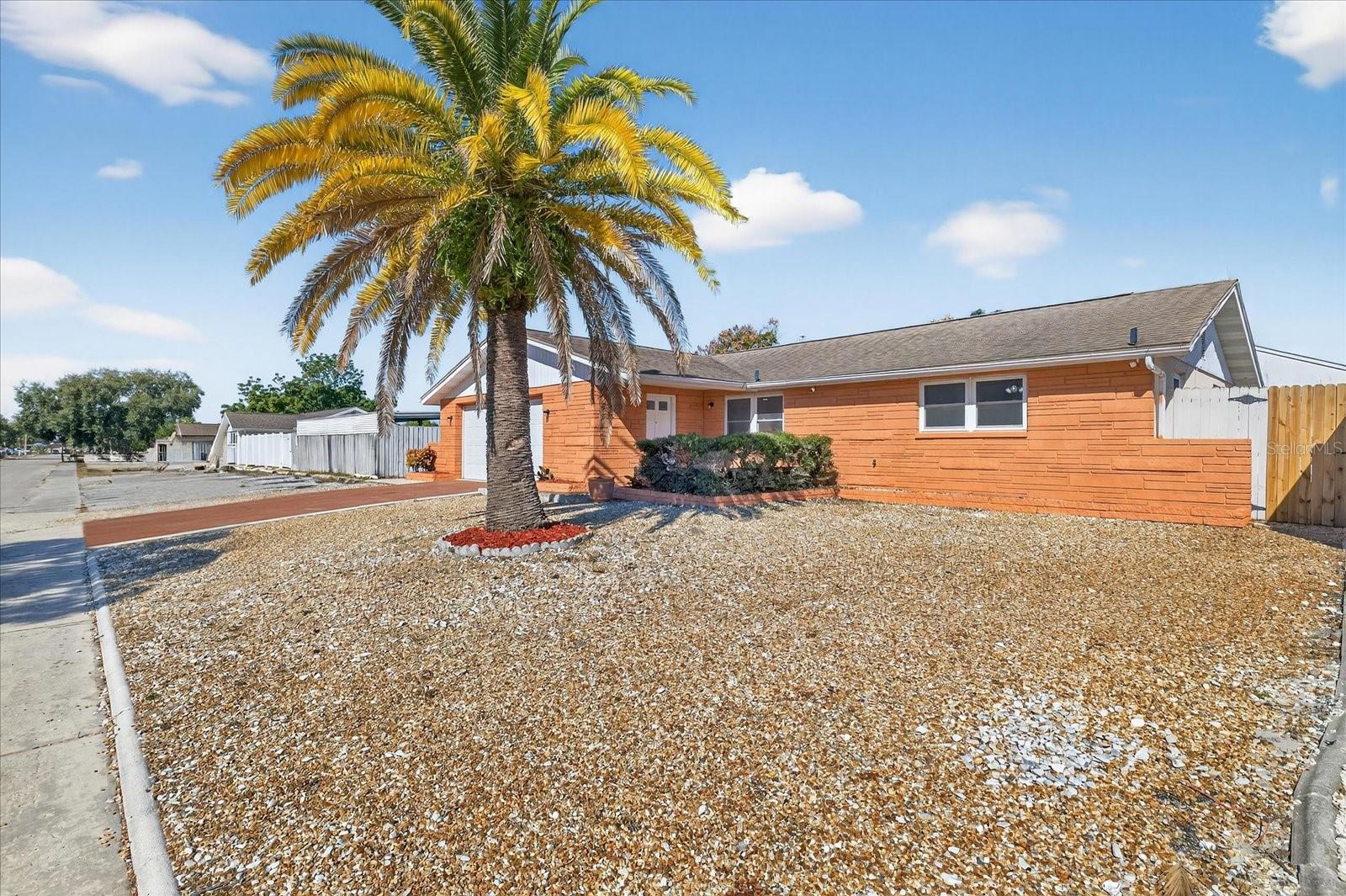 Image 8 of 35 For 6923 Tierra Verde Street