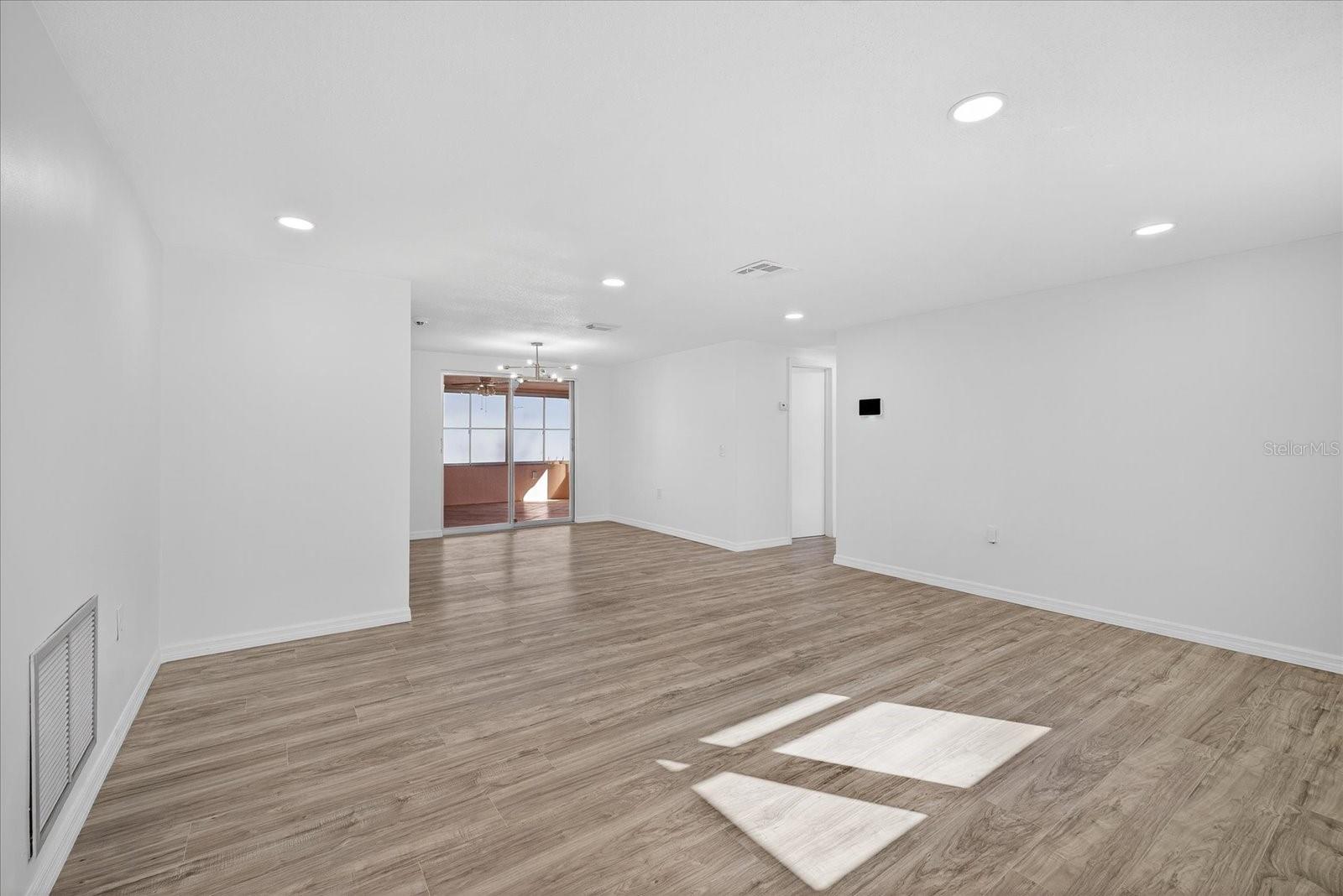 Image 9 of 35 For 6923 Tierra Verde Street