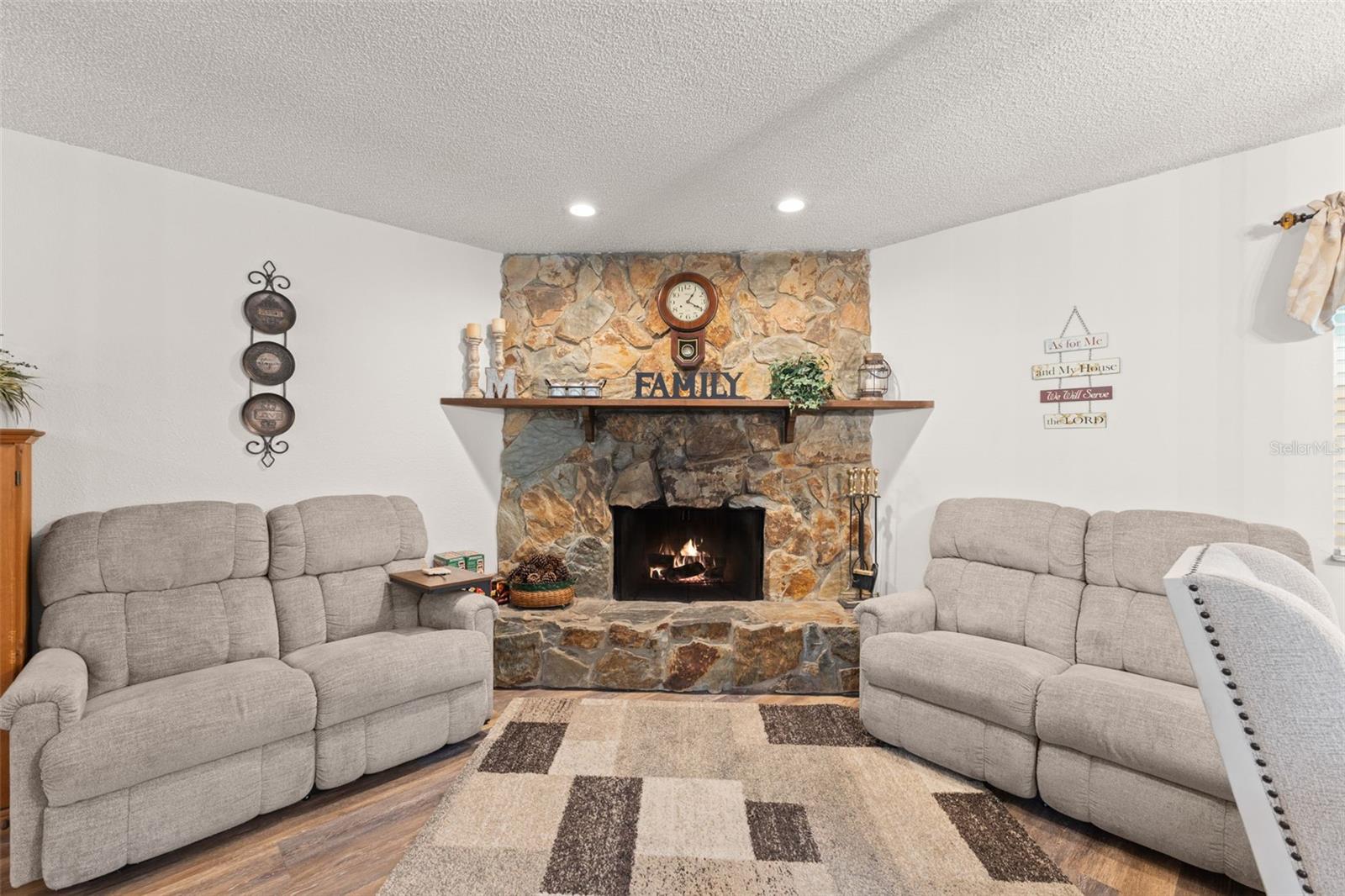 Image 10 of 33 For 112 Meadowcross Drive