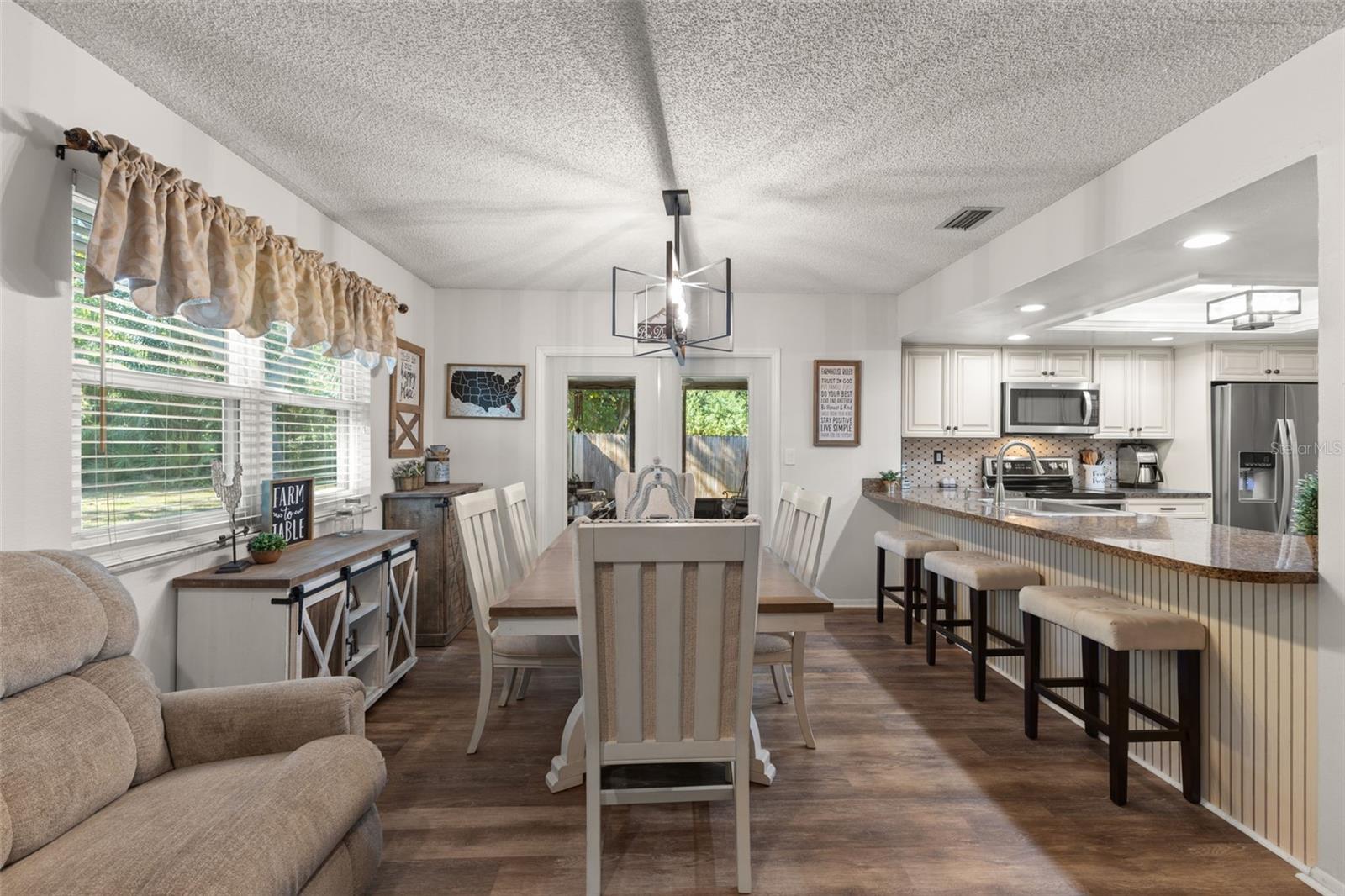 Image 11 of 33 For 112 Meadowcross Drive