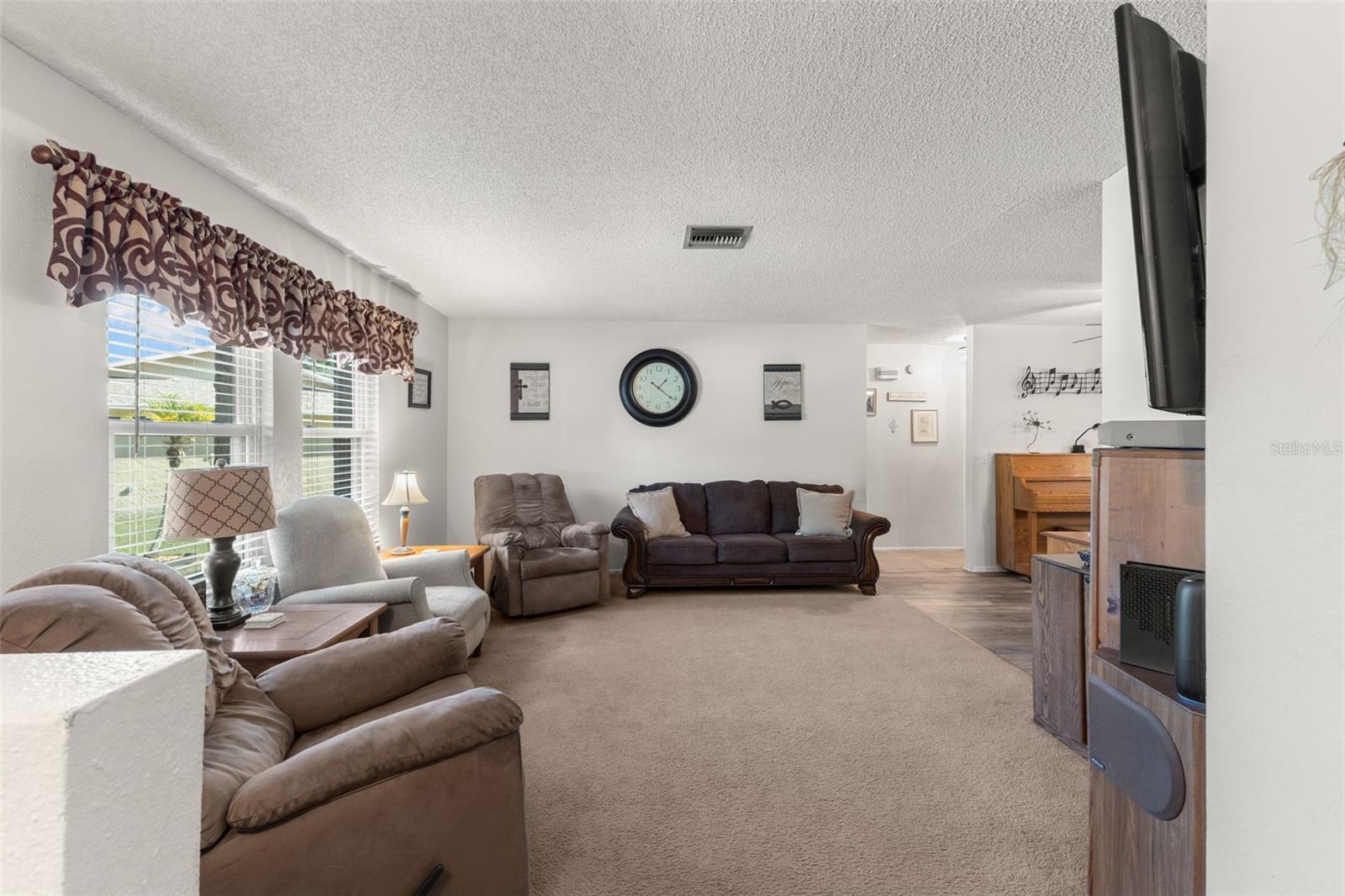 Image 13 of 33 For 112 Meadowcross Drive