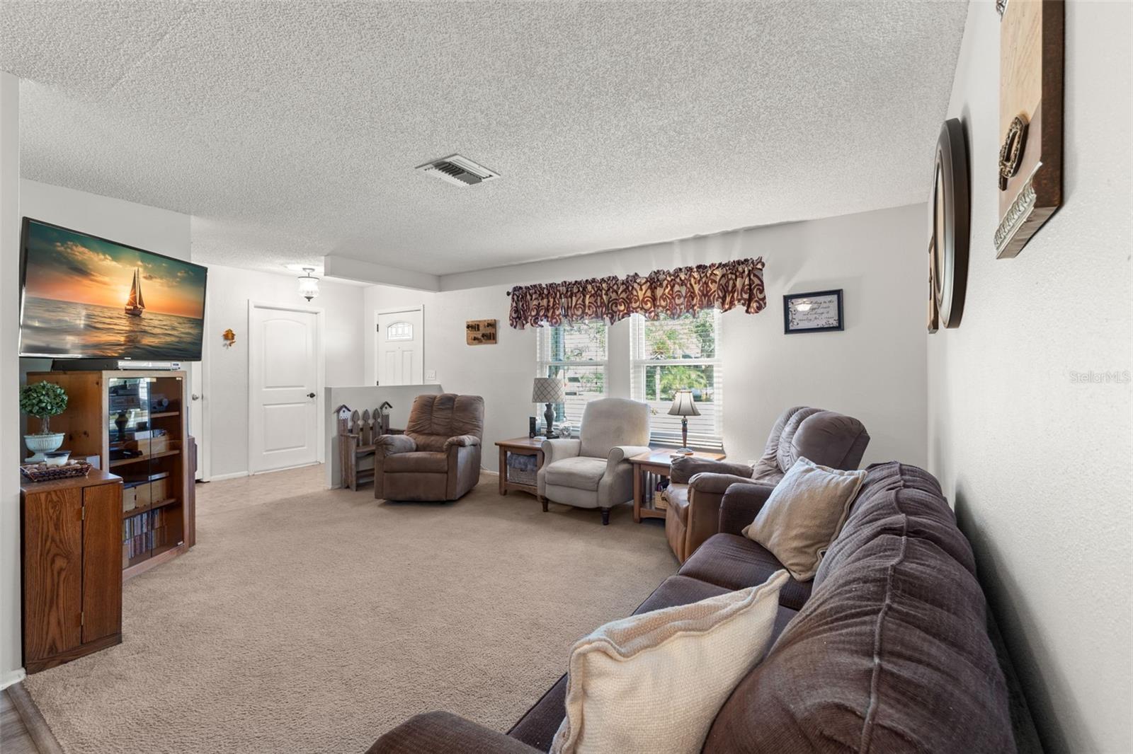 Image 16 of 33 For 112 Meadowcross Drive