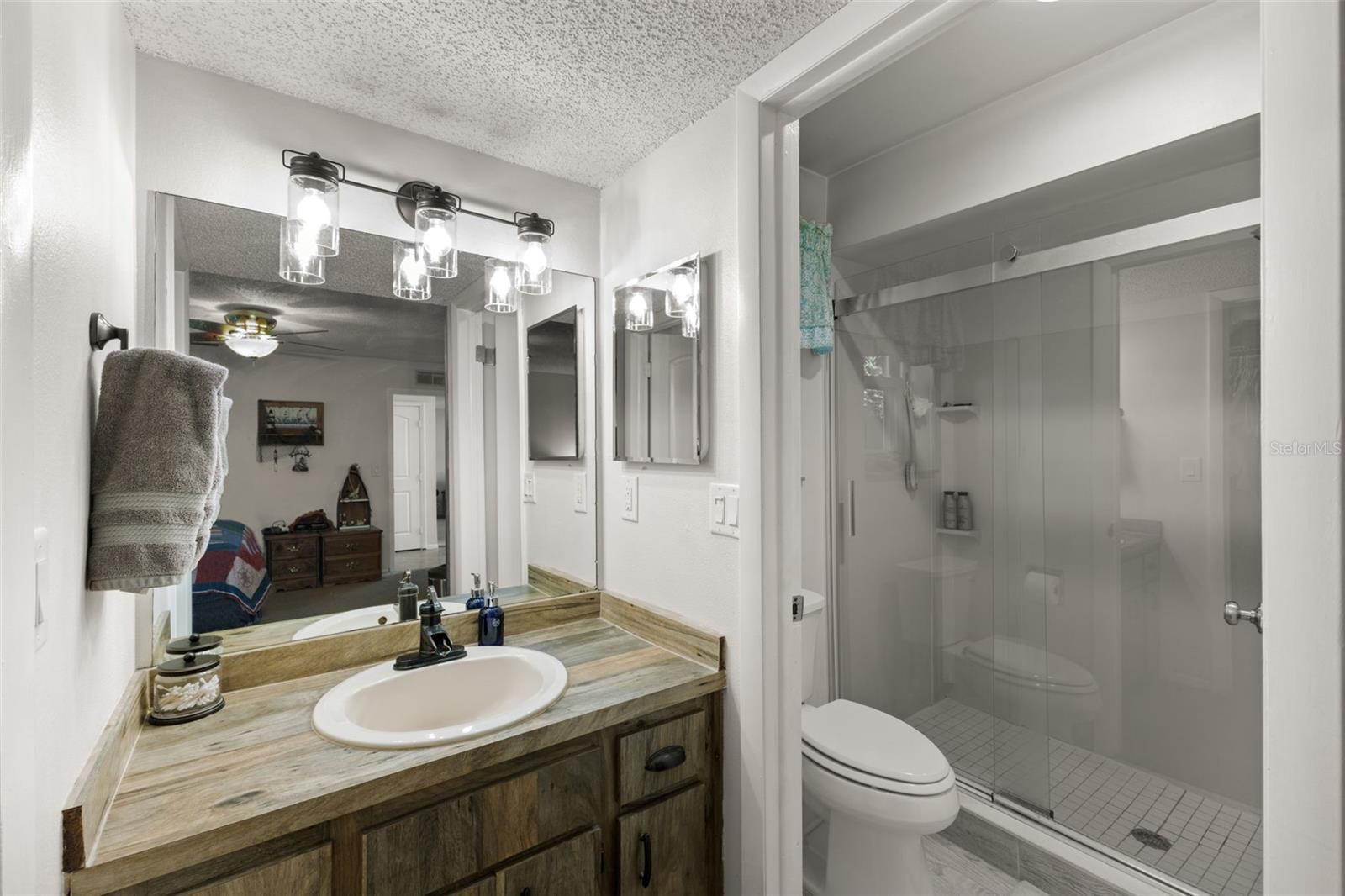 Image 24 of 33 For 112 Meadowcross Drive