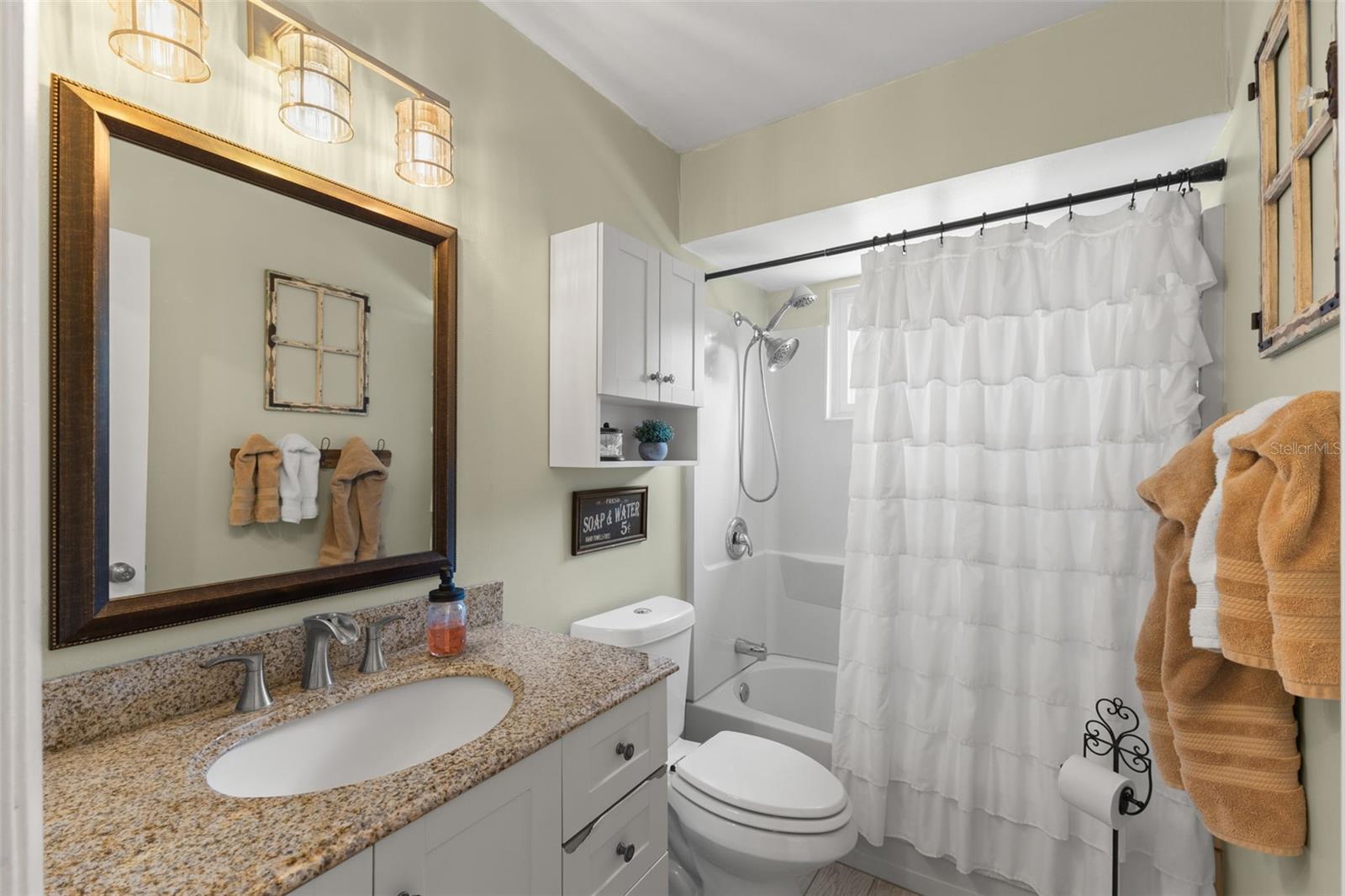 Image 26 of 33 For 112 Meadowcross Drive