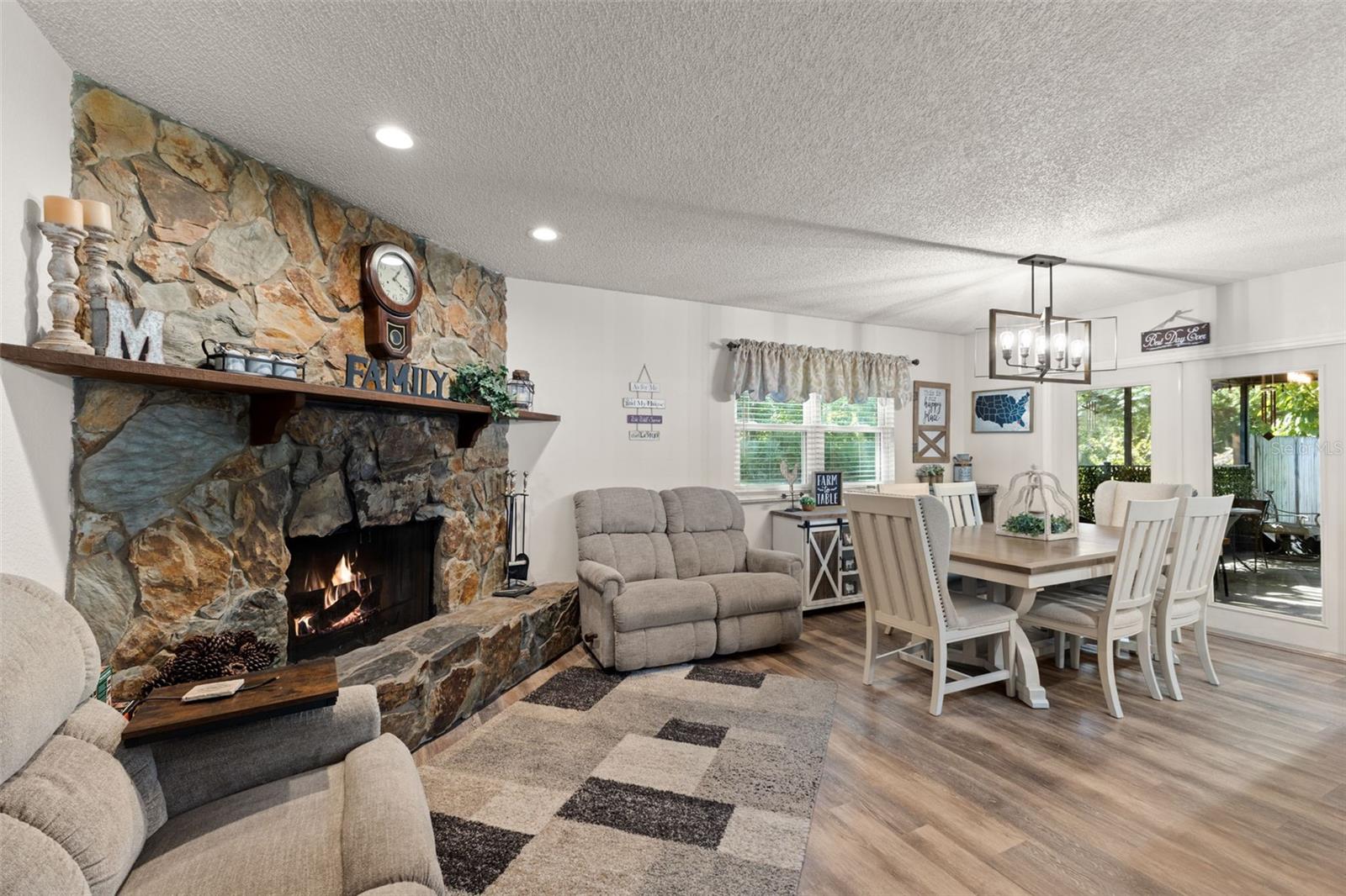 Image 8 of 33 For 112 Meadowcross Drive