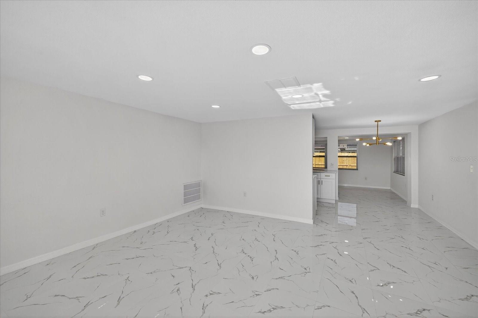 Image 5 of 31 For 7617 Christina Lane