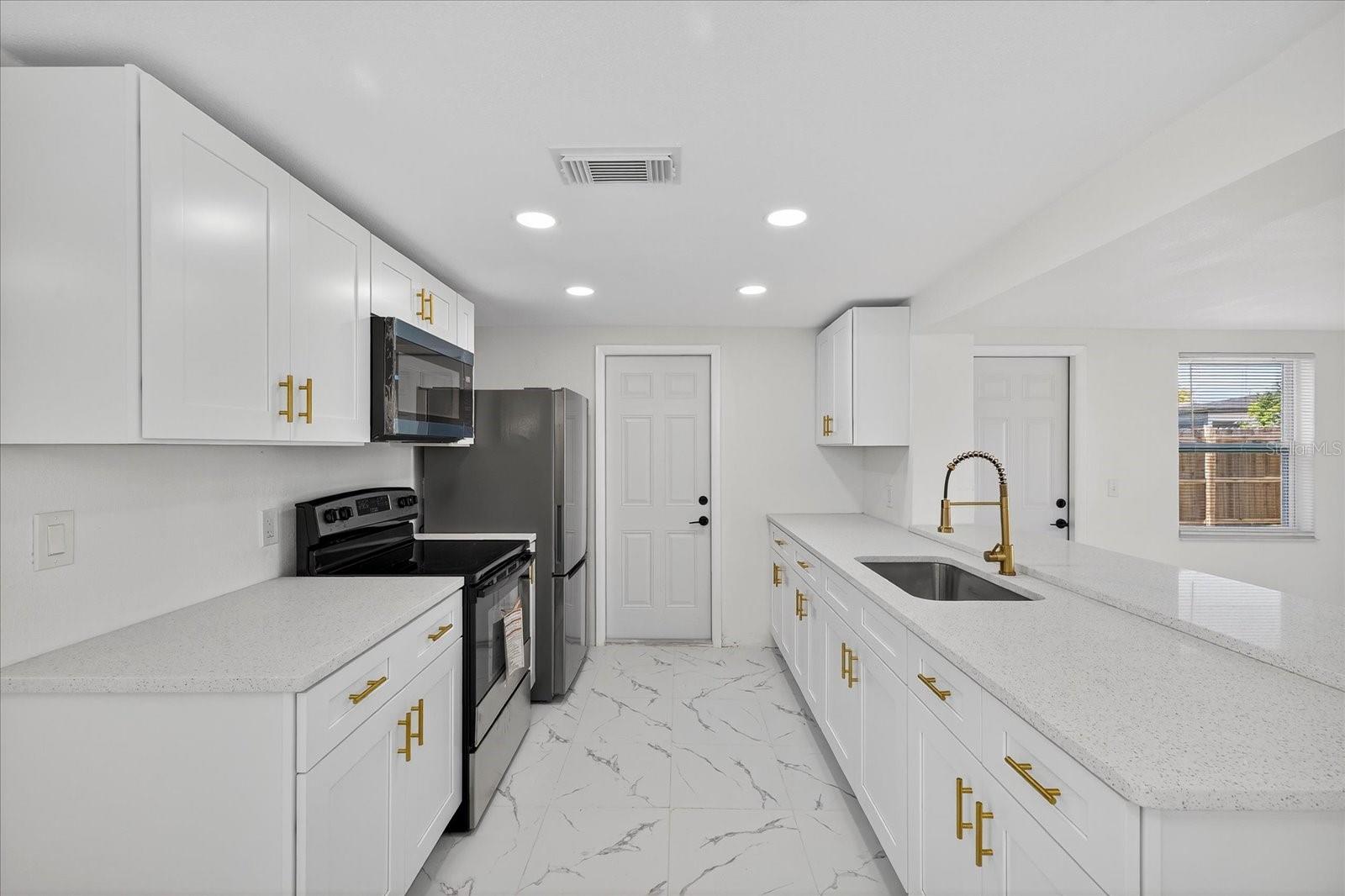 Image 9 of 31 For 7617 Christina Lane