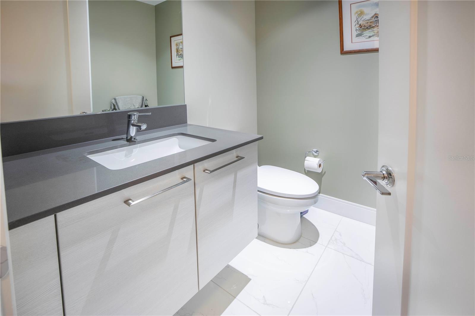 Listing photo id 16 for 100 1st Avenue N 1804