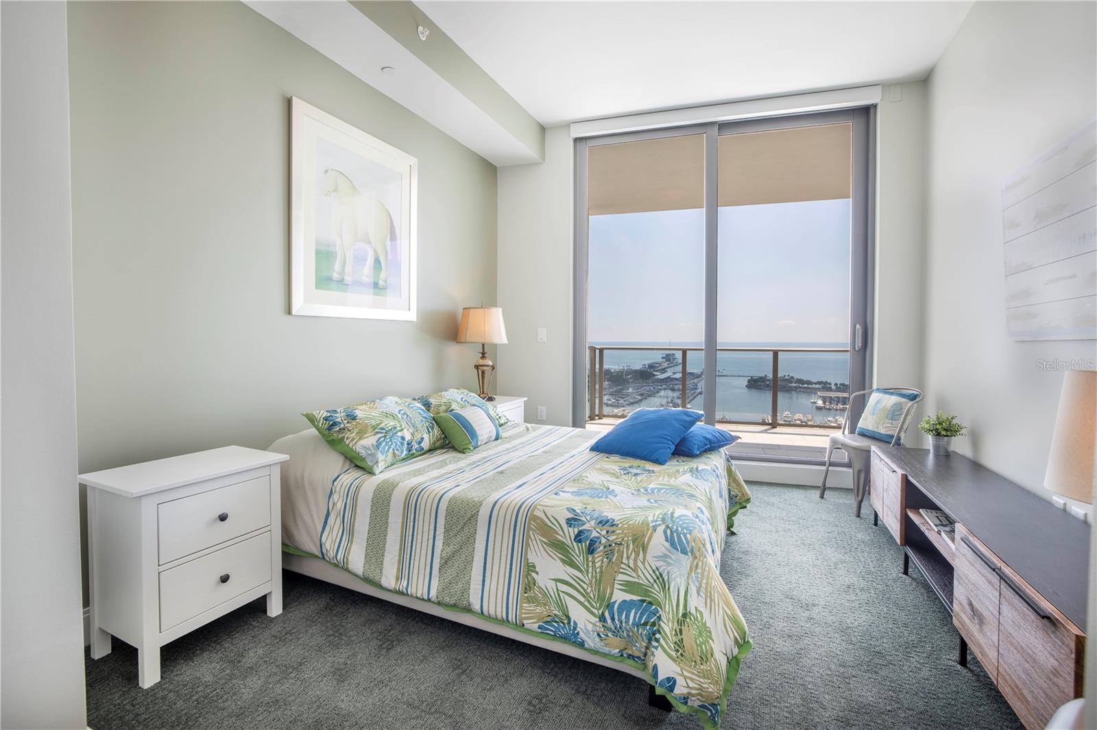 Listing photo id 17 for 100 1st Avenue N 1804