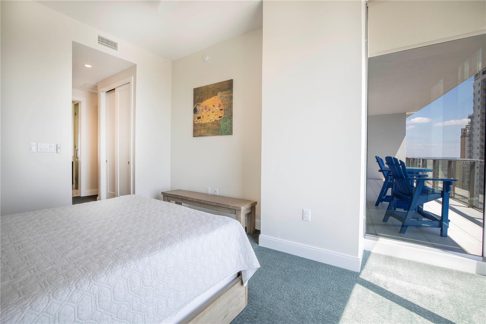 Listing photo id 29 for 100 1st Avenue N 1804