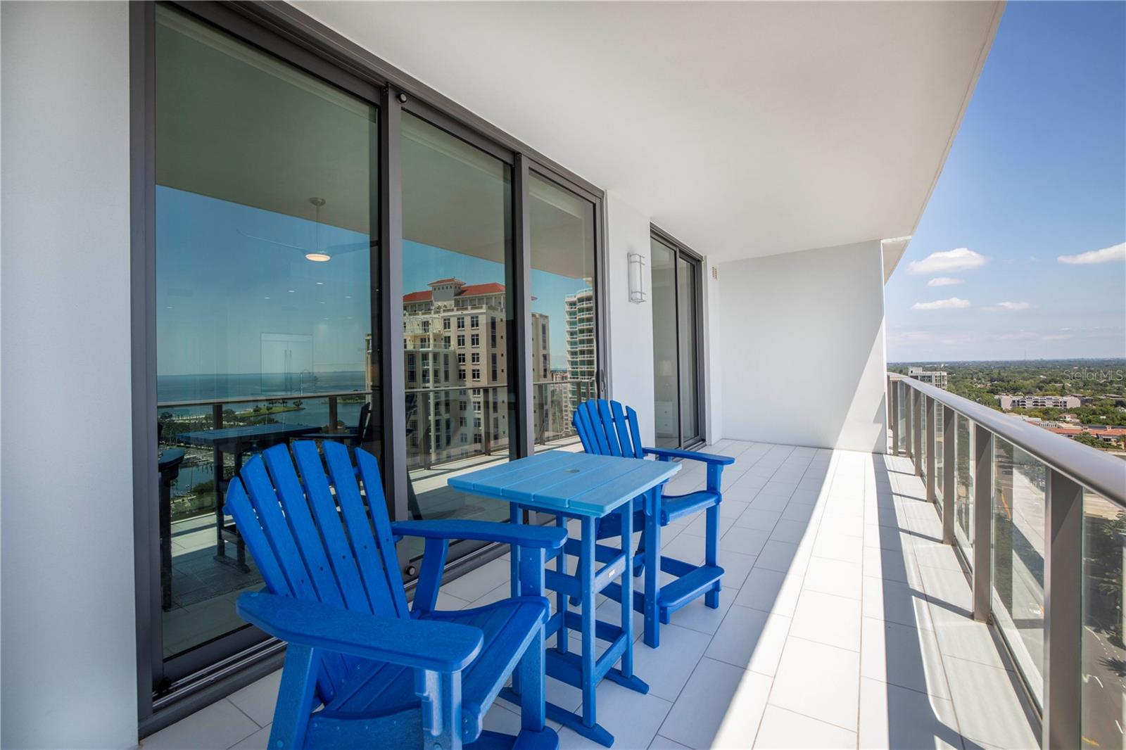 Listing photo id 33 for 100 1st Avenue N 1804