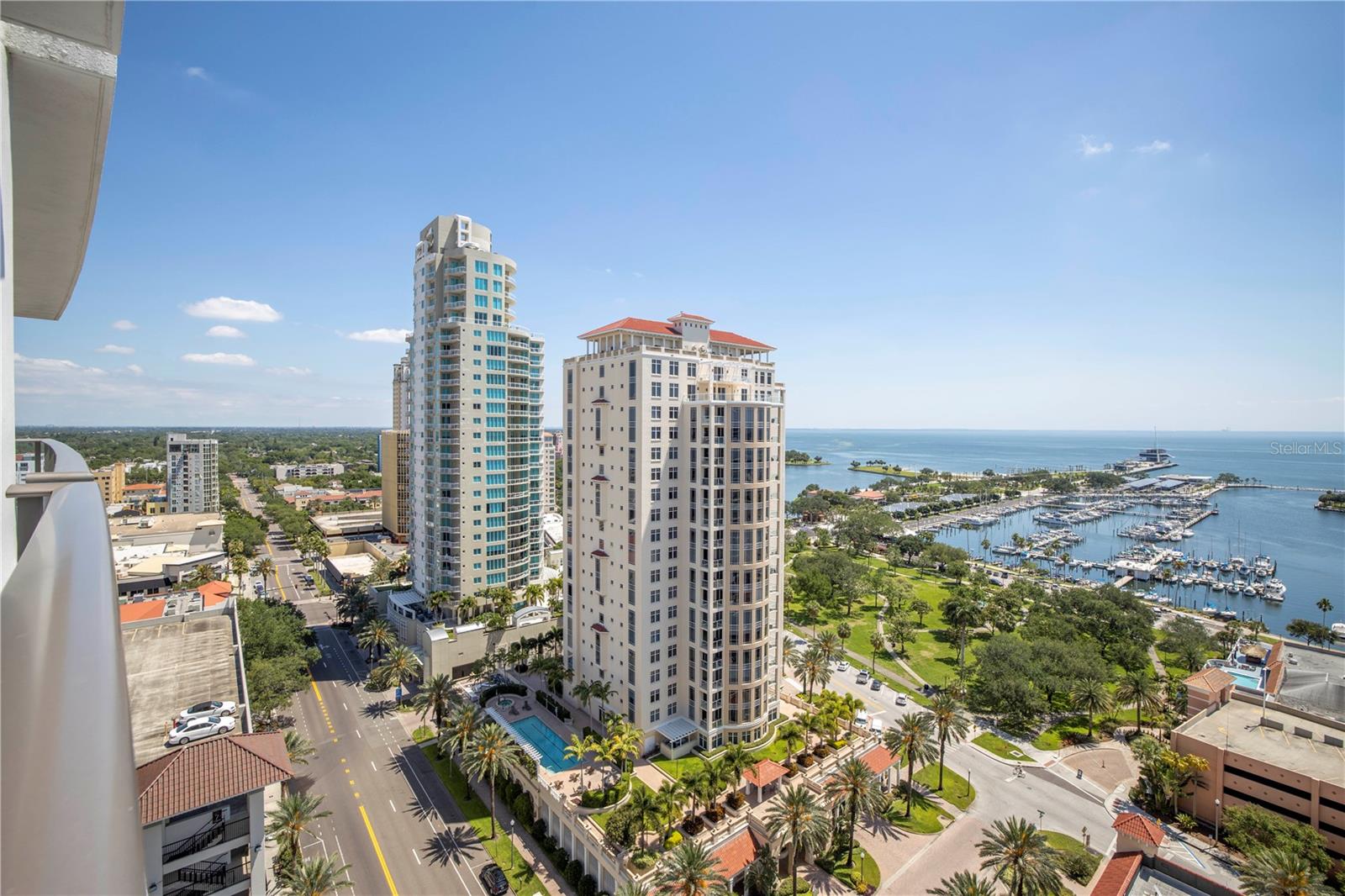 Listing photo id 35 for 100 1st Avenue N 1804