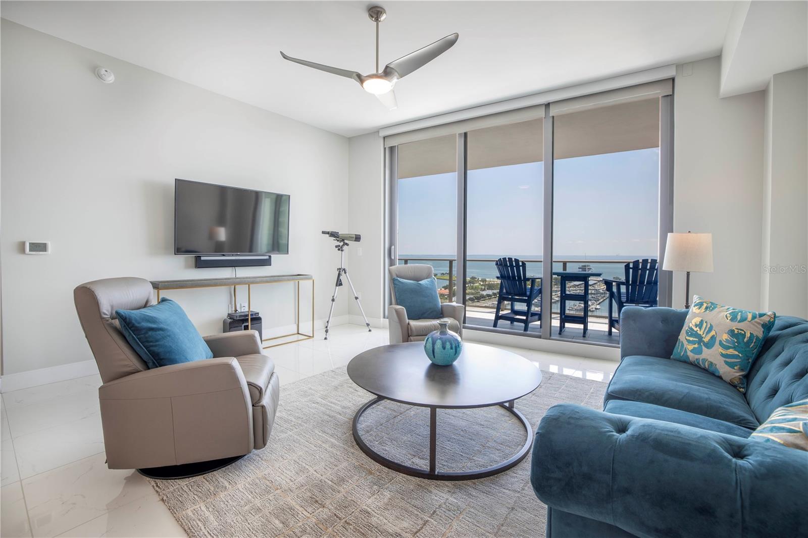 Listing photo id 3 for 100 1st Avenue N 1804