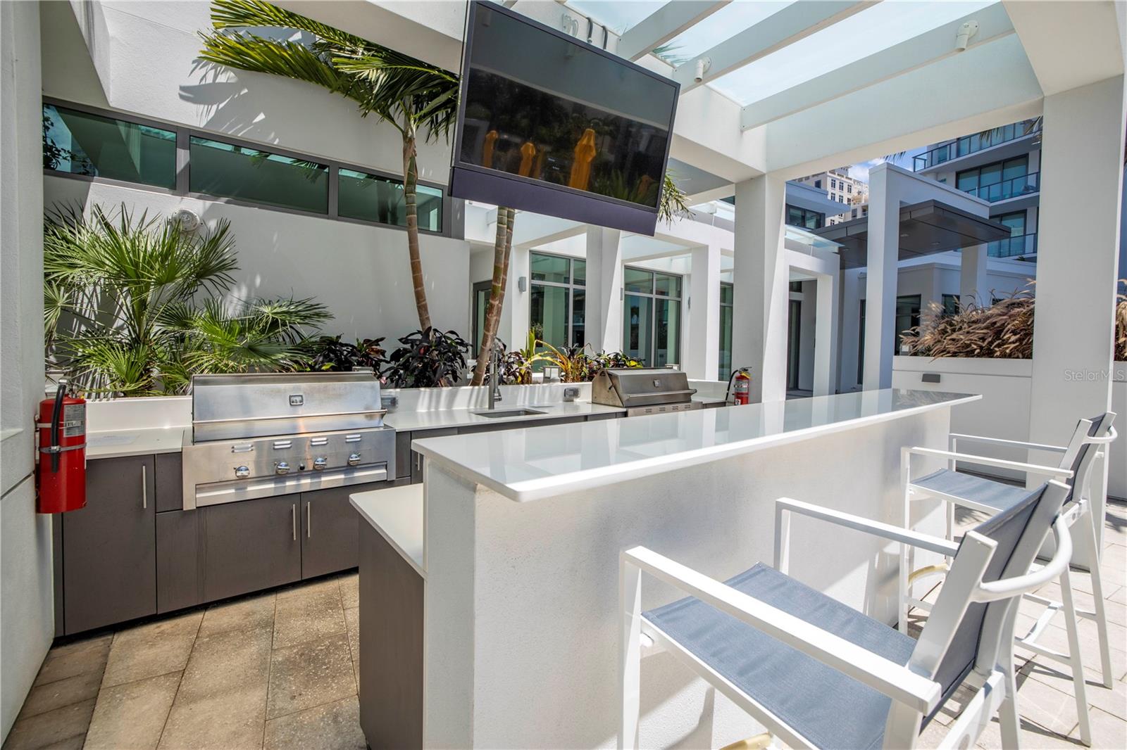 Listing photo id 54 for 100 1st Avenue N 1804