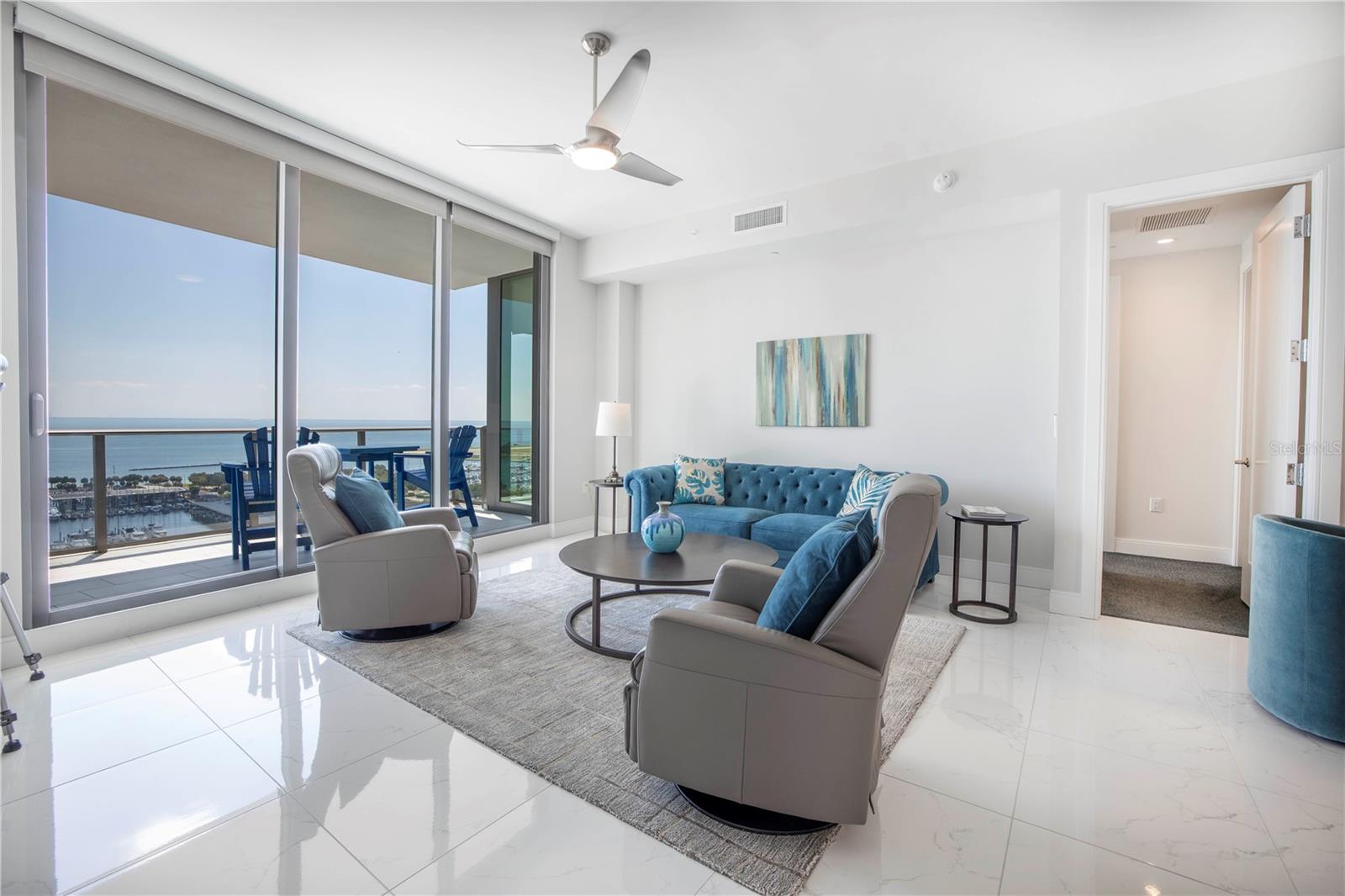 Listing photo id 4 for 100 1st Avenue N 1804