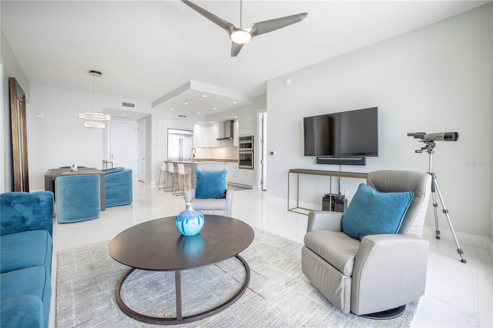 Listing photo id 6 for 100 1st Avenue N 1804