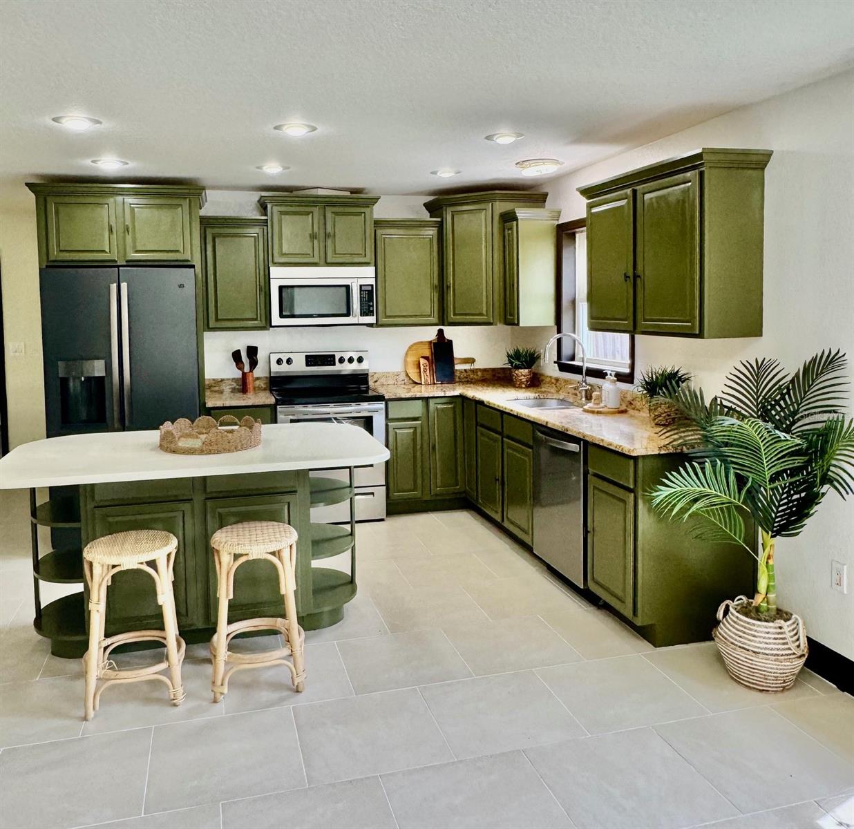 Listing photo id 10 for 11797 David Court