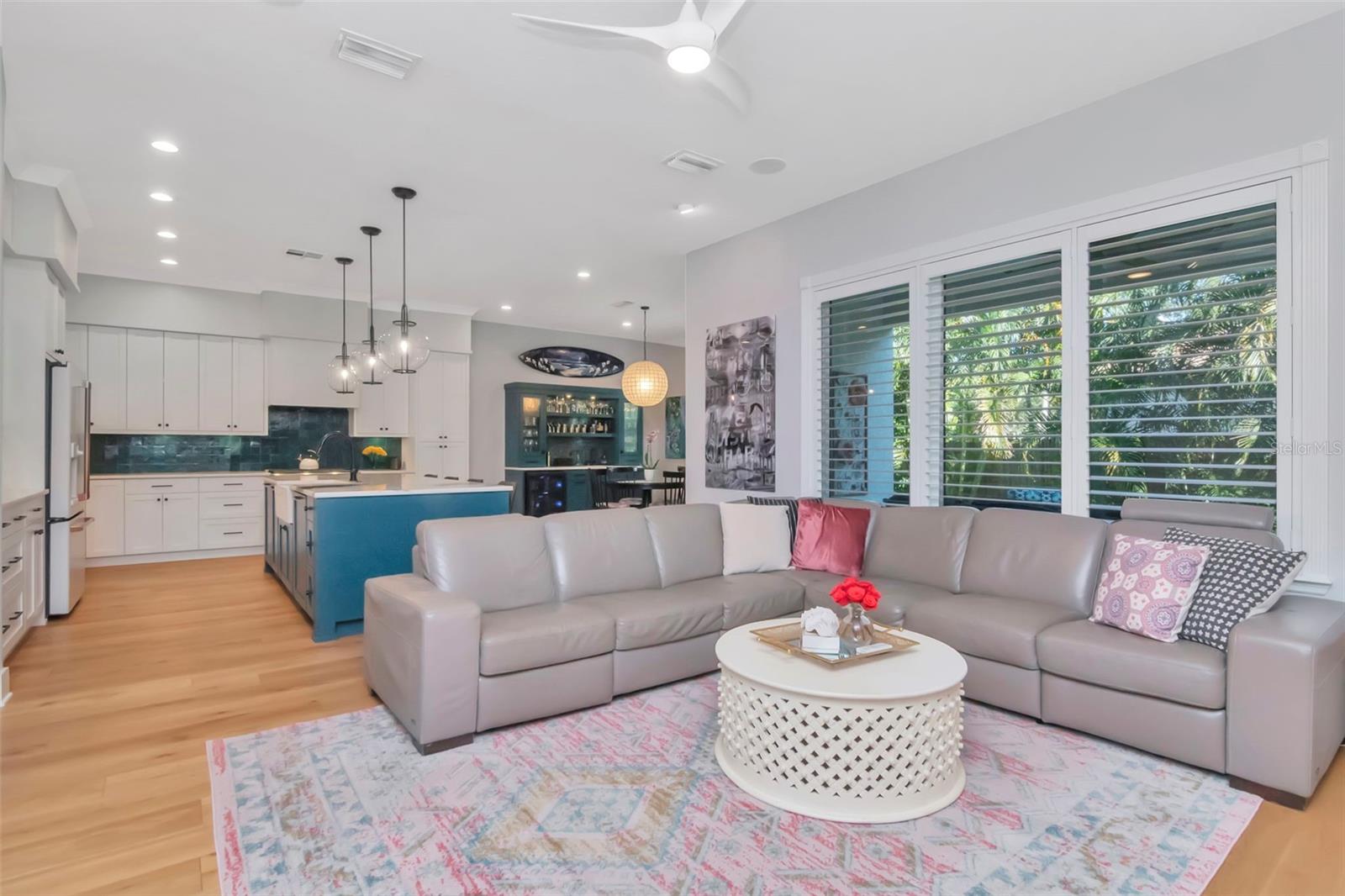 Image 13 of 41 For 3902 Drexel Avenue