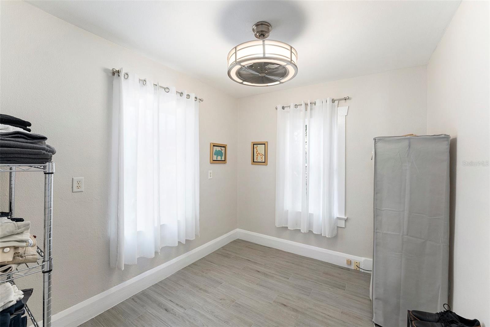 Image 15 of 31 For 309 Osborne Avenue