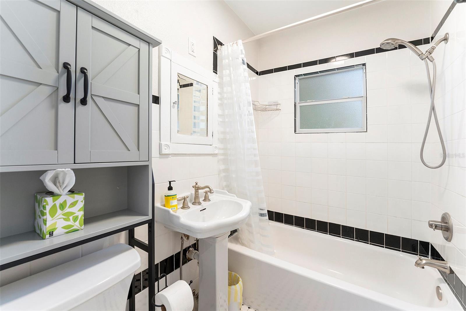 Image 19 of 31 For 309 Osborne Avenue