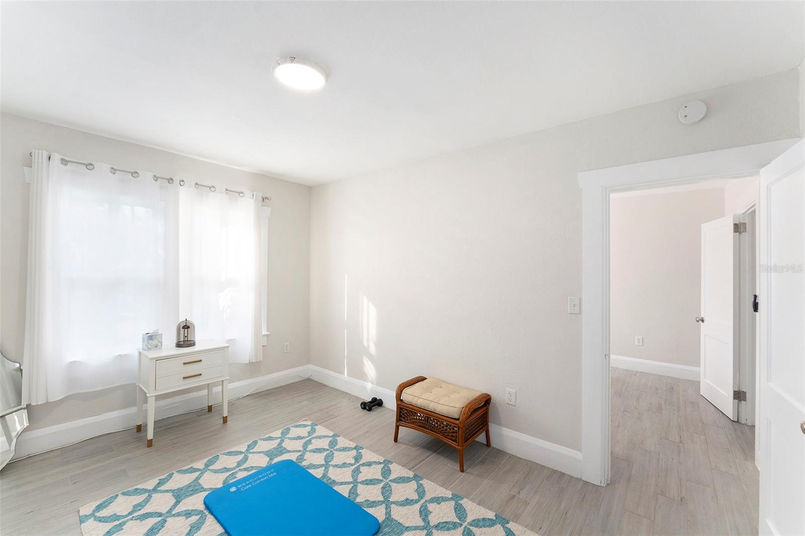 Image 24 of 31 For 309 Osborne Avenue