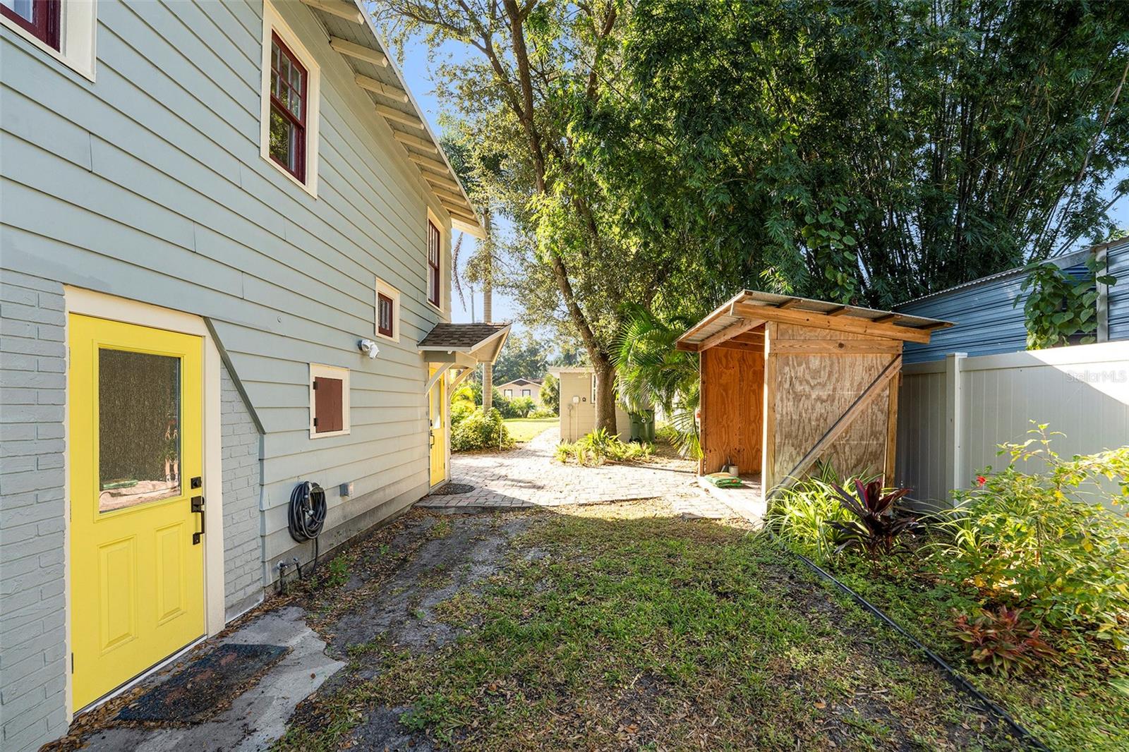 Image 4 of 31 For 309 Osborne Avenue