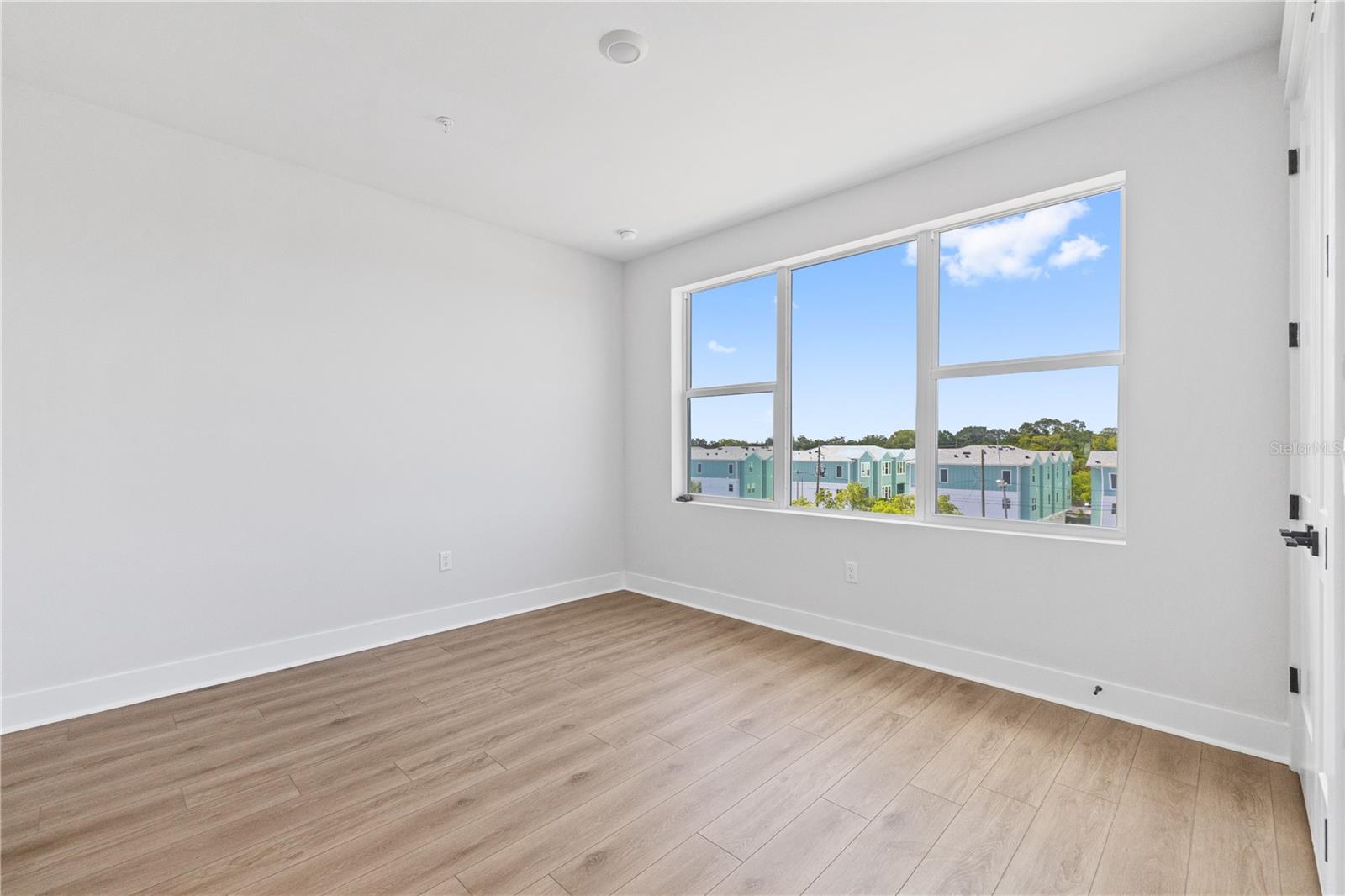 Image 17 of 37 For 17 29th Street N