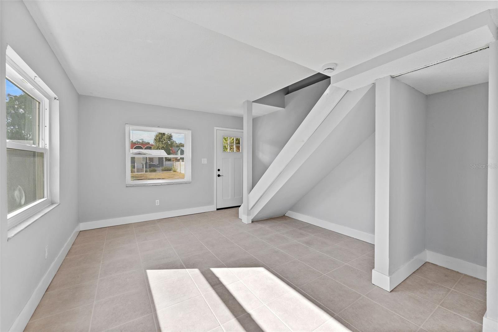 Image 11 of 33 For 8737 Tangerine Place