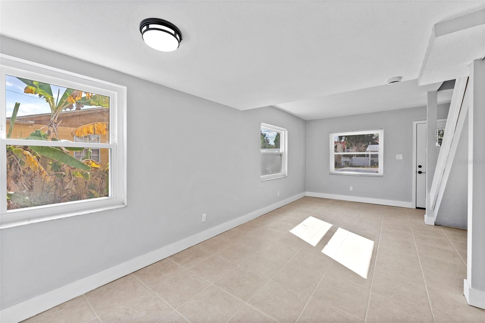 Image 12 of 33 For 8737 Tangerine Place