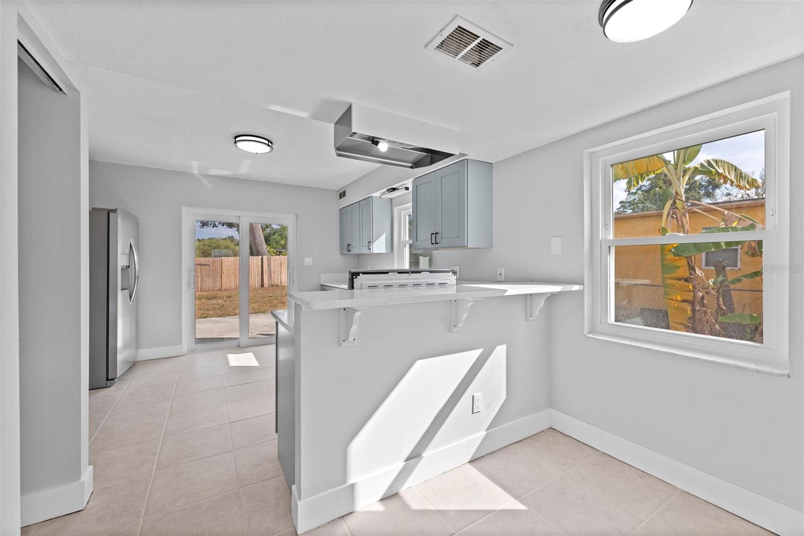 Image 13 of 33 For 8737 Tangerine Place