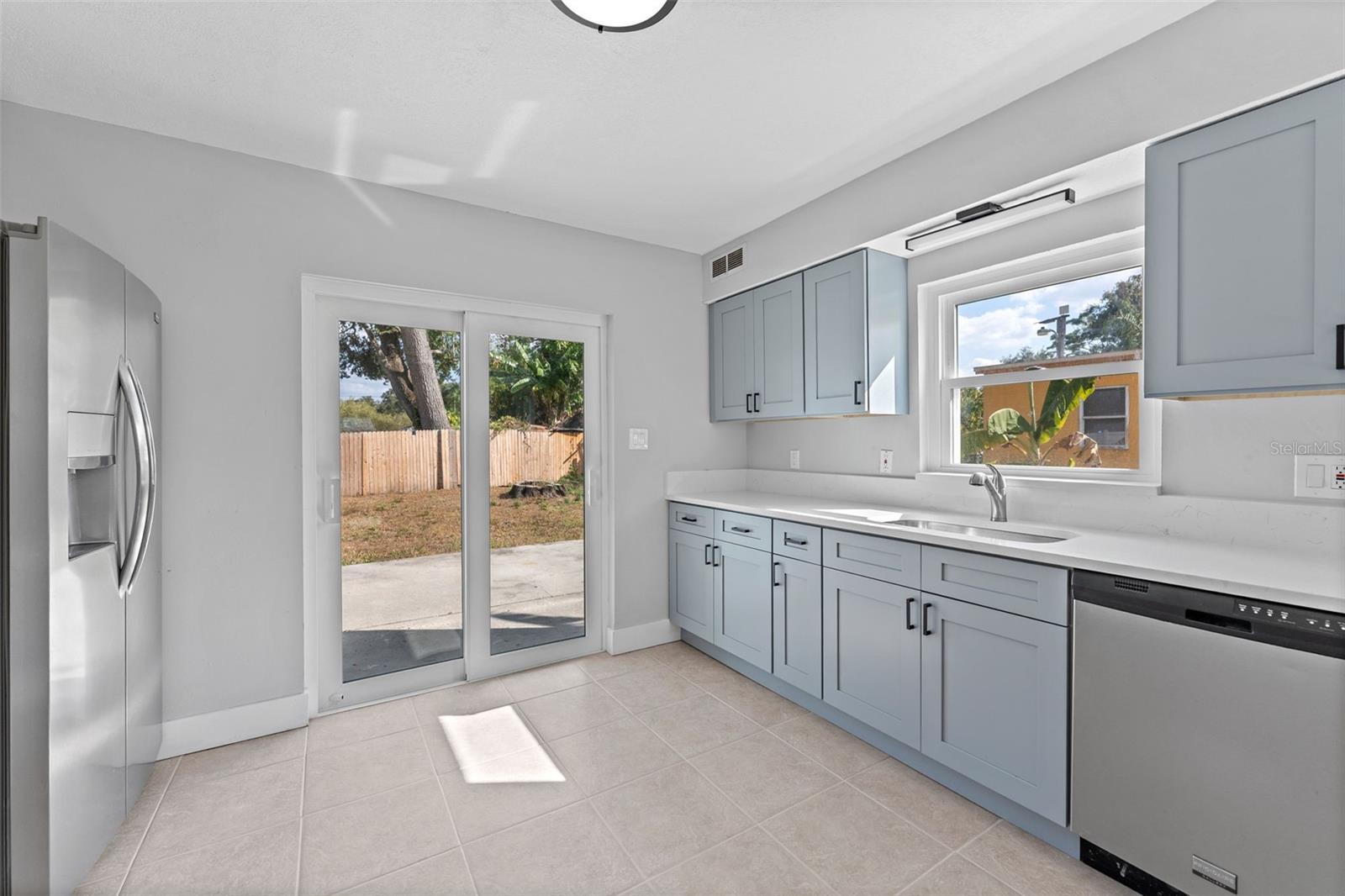 Image 14 of 33 For 8737 Tangerine Place