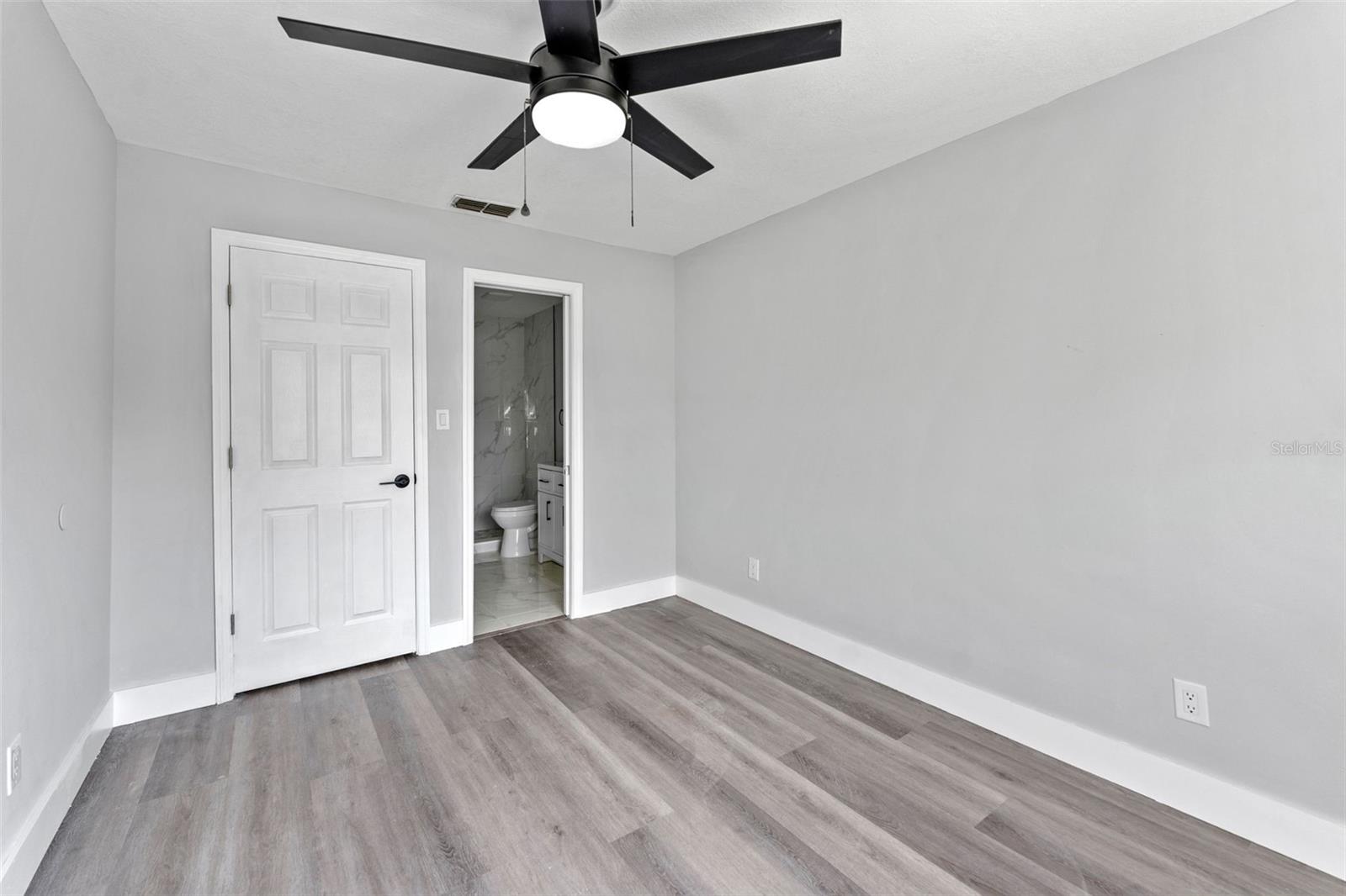 Image 18 of 33 For 8737 Tangerine Place