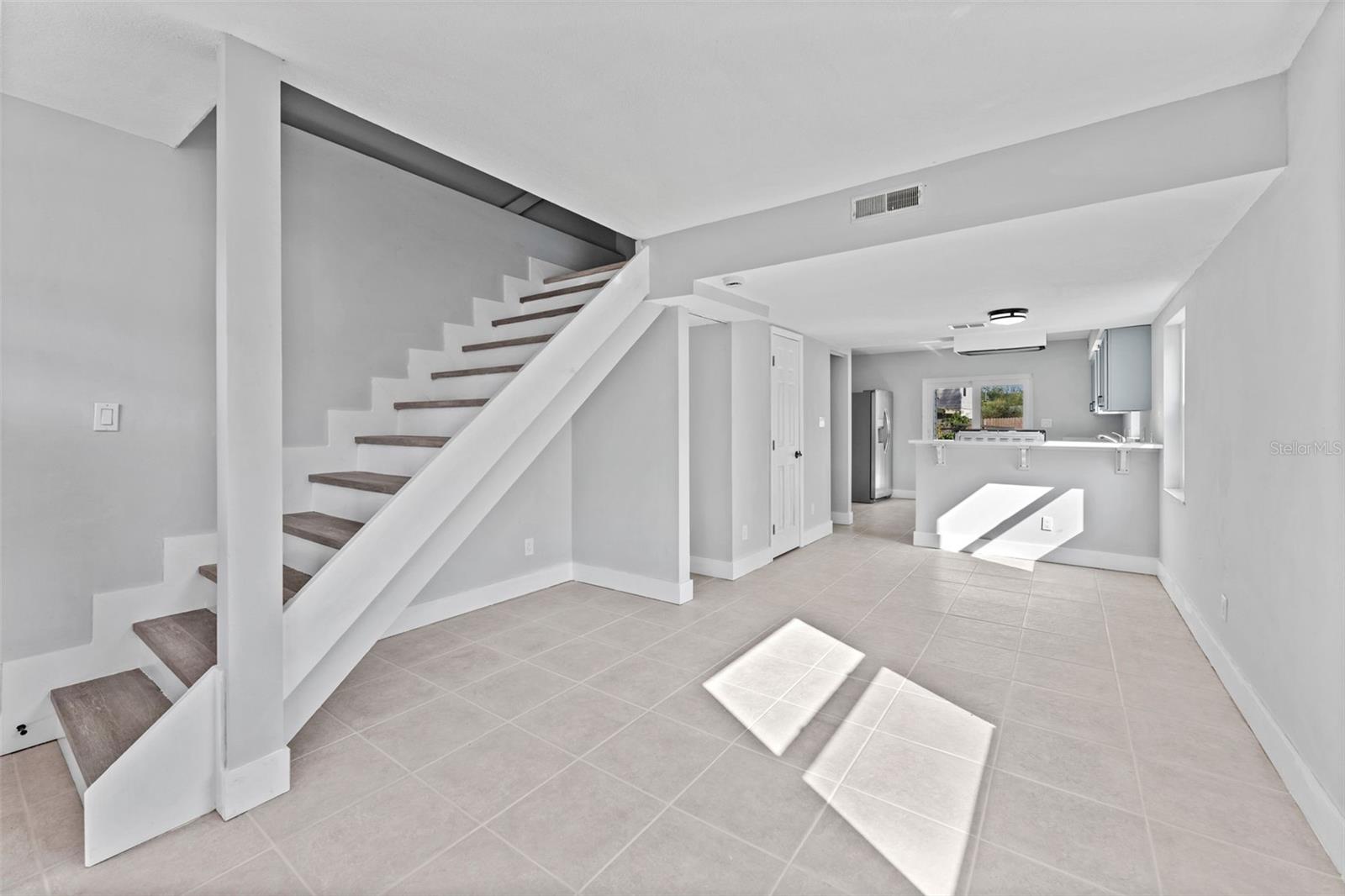 Image 2 of 33 For 8737 Tangerine Place