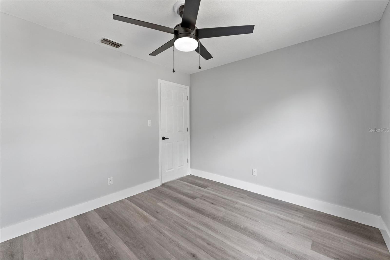 Image 20 of 33 For 8737 Tangerine Place