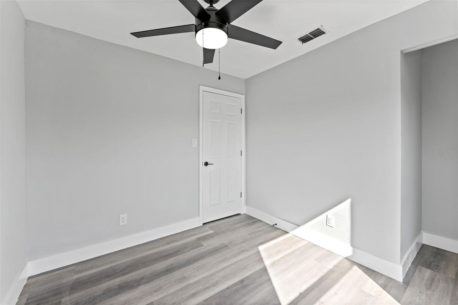 Image 22 of 33 For 8737 Tangerine Place